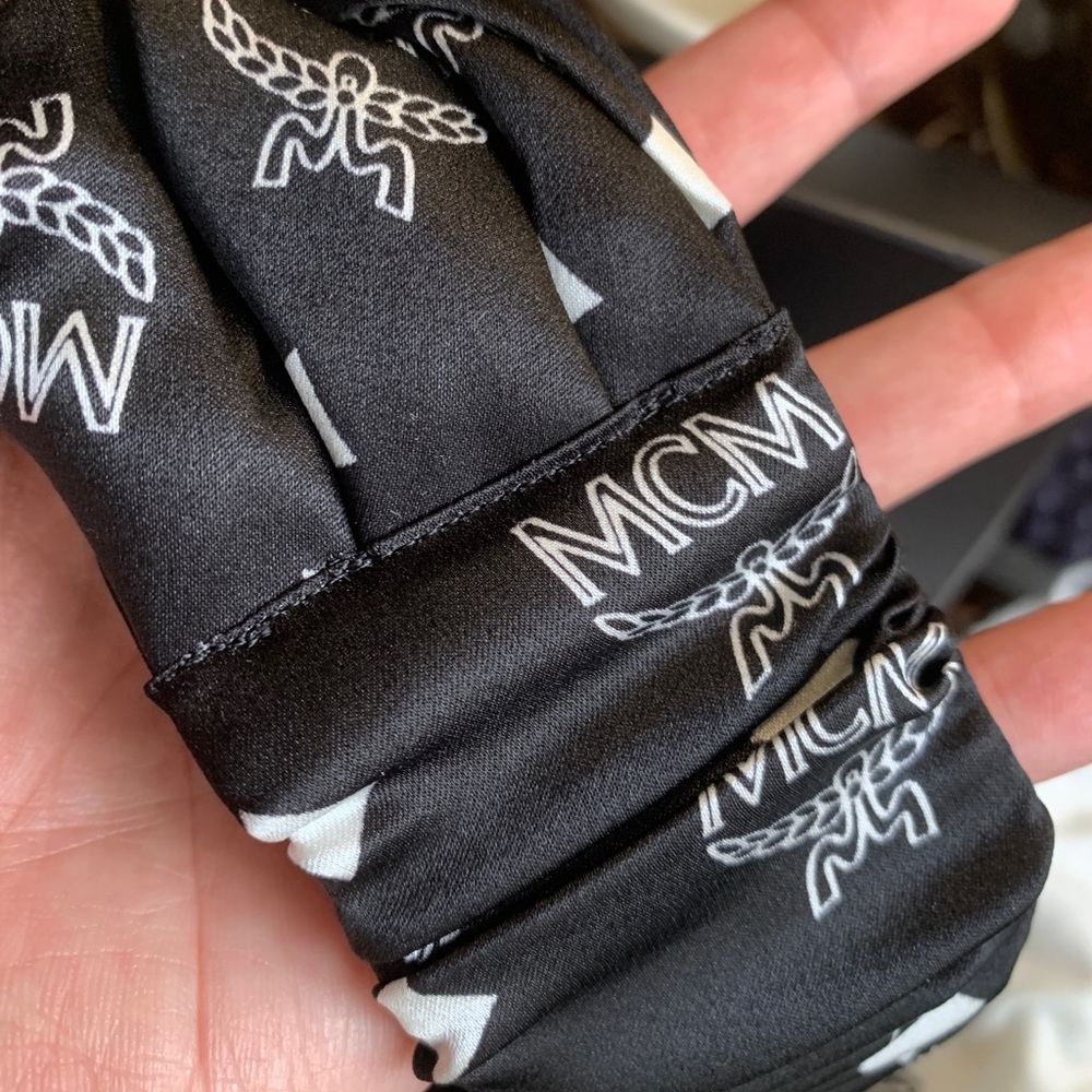 SOLD⛔️Authentic MCM SILK VISETOS diamonds Monogram print headband - Picture 12 of 12